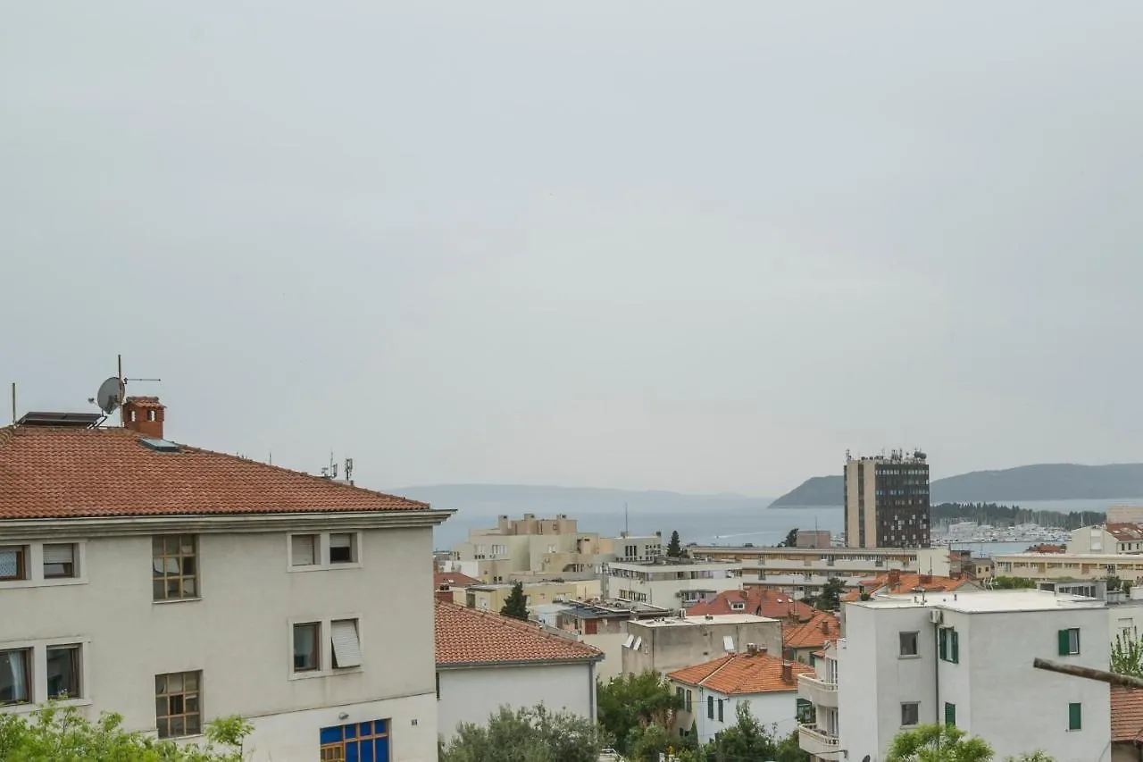 Apt Near Center With Balcony With The Sea View Split Apartment