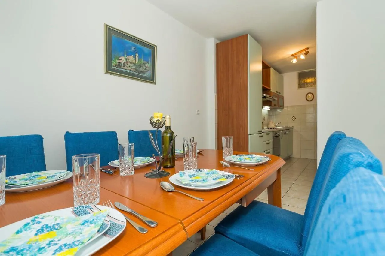 Apt Near Center With Balcony With The Sea View Split Croatia